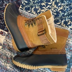 JBU Duck Boots size 6